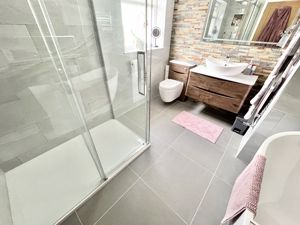 En-suite Bathroom/Shower- click for photo gallery